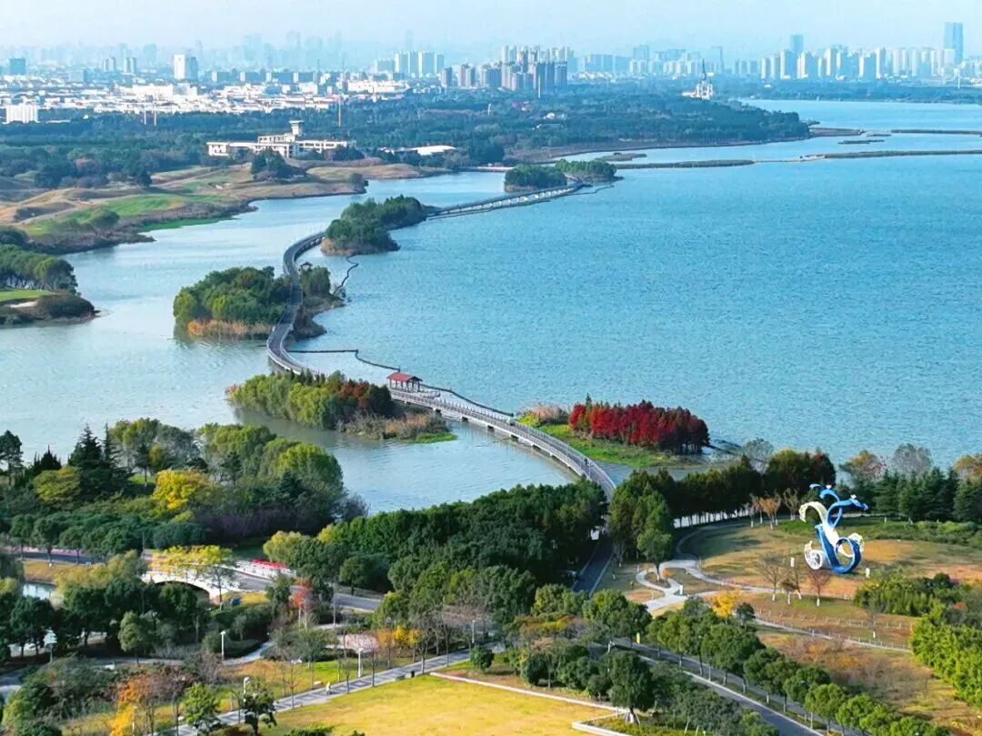 一條“紅鏈”串起滿城風(fēng)景